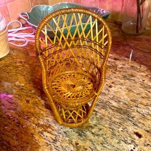 3 wicker peacock chairs dimensions from smallest to largest 9Hx6W 16Hx9w 17Hx9w